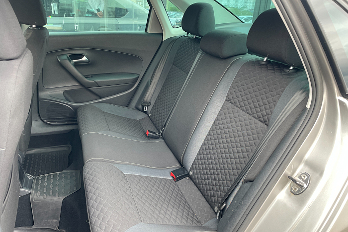 Volkswagen  Polo, Бензин, 1.6, Автомат, Передний привод, Седан - 13