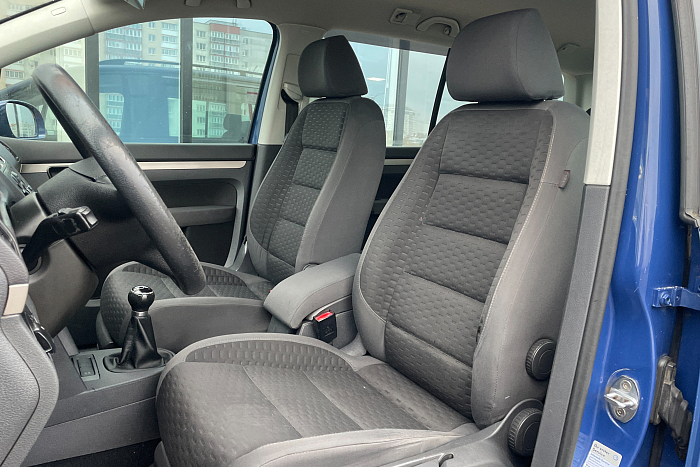 Volkswagen  Touran, Дизель, 1.9, Механическая, Передний привод, Минивэн - 10