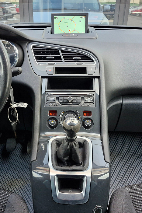 Peugeot 5008, Дизель, 1.6, Механическая, Передний привод, Минивэн - 20