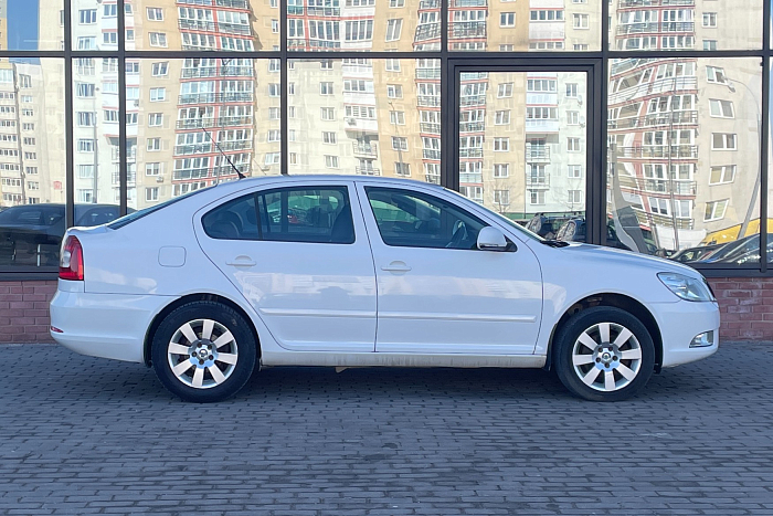 Skoda Octavia, Бензин, 1.8, Робот, Передний привод, Лифтбэк - 4