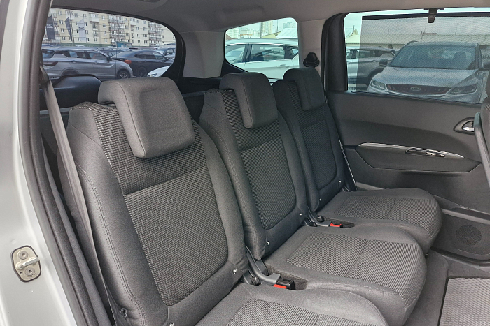 Peugeot 5008, Дизель, 1.6, Механическая, Передний привод, Минивэн - 13
