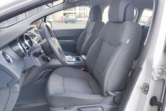 Peugeot 3008, Бензин, 1.6, Автомат, Передний привод, Внедорожник - 10
