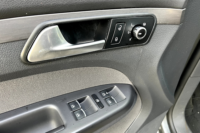 Volkswagen Touran, Дизель, 1.6, Механическая, Передний привод, Минивэн - 21