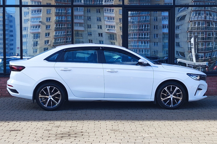 Geely Emgrand, Бензин, 1.5, Вариатор, Передний привод, Седан - 3