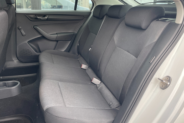 Skoda Rapid, Бензин, 1.6, Механическая, Передний привод, Лифтбэк - 13