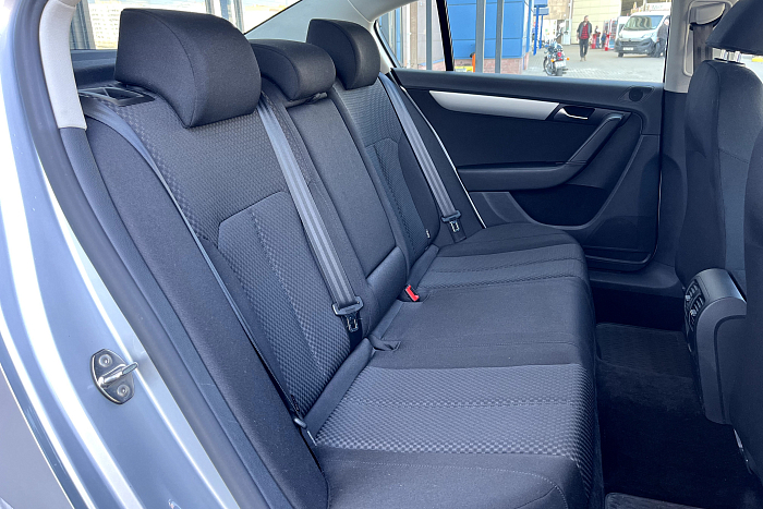 Volkswagen Passat B7, Бензин, 1.8, Механическая, Передний привод, Седан - 10