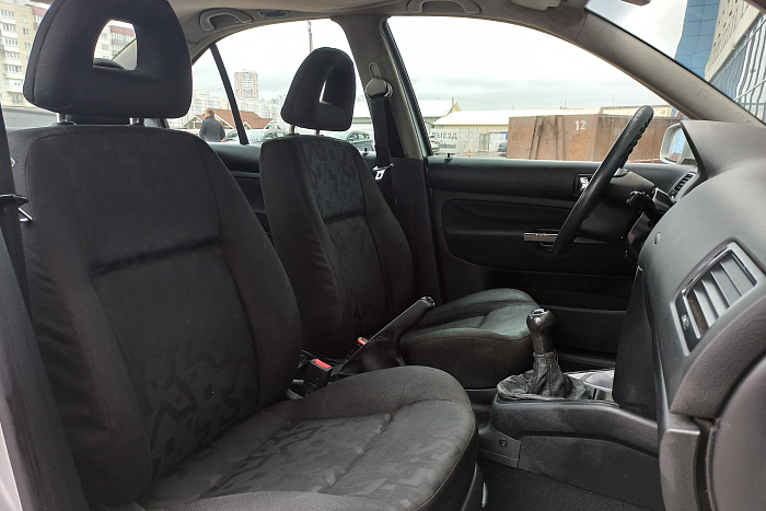 Volkswagen Bora, Бензин, 1.6, Механическая, Передний привод, Седан - 11