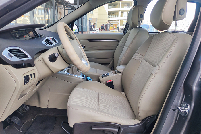Renault Scenic, Дизель, 1.5, Механическая, Передний привод, Минивэн - 10