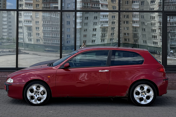 Alfa Romeo 147, Бензин, 1.6, Механическая, Передний привод, Хэтчбек - 7