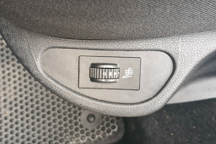 Peugeot 308, Бензин, 1.6, Автомат, Передний привод, Хэтчбек - 16