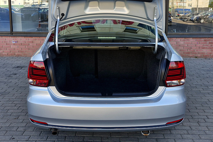 Volkswagen Polo Sedan, Бензин, 1.6, Механическая, Передний привод, Седан - 20