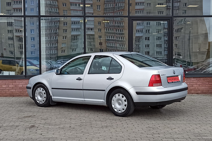 Volkswagen Bora, Бензин, 1.6, Механическая, Передний привод, Седан - 3