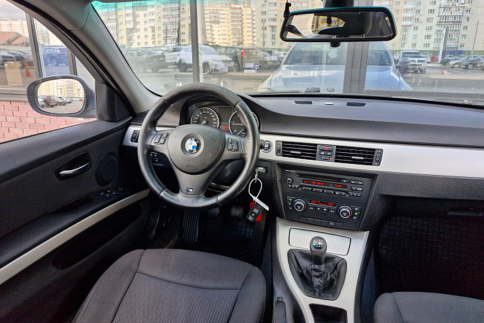 BMW 318 , Дизель, 2.0, Механическая, Задний привод, Седан - 9