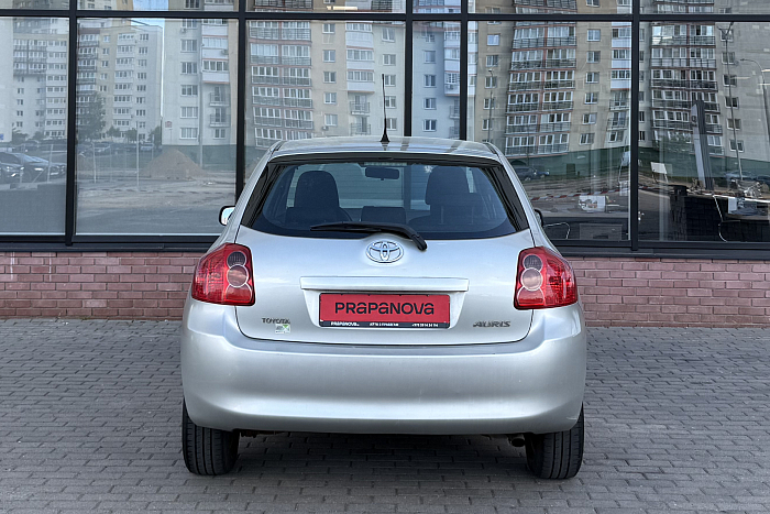 Toyota Auris, Бензин, 1.3, Механическая, Передний привод, Хэтчбек - 5