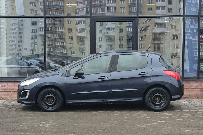 Peugeot 308, Бензин, 1.6, Автомат, Передний привод, Хэтчбек - 6