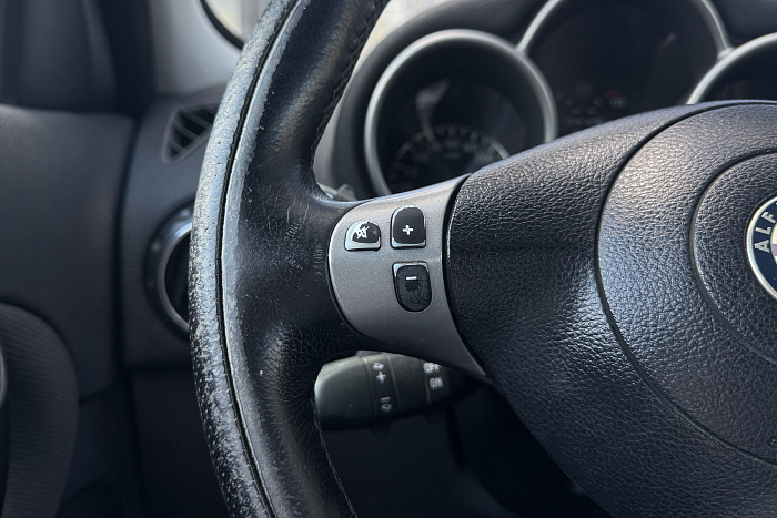 Alfa Romeo 147, Бензин, 1.6, Механическая, Передний привод, Хэтчбек - 19