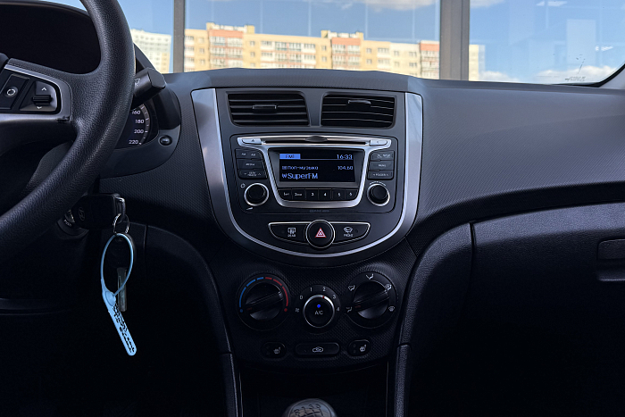 Hyundai Solaris, Бензин, 1.6, Механическая, Передний привод, Седан - 9