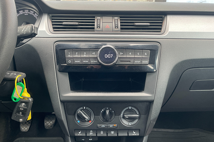 Skoda Rapid, Бензин, 1.6, Механическая, Передний привод, Лифтбэк - 17