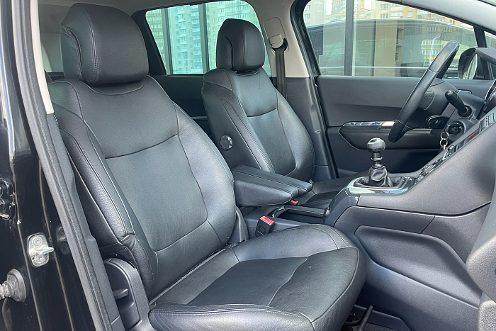 Peugeot 5008, Дизель, 1.6, Механическая, Передний привод, Универсал - 11