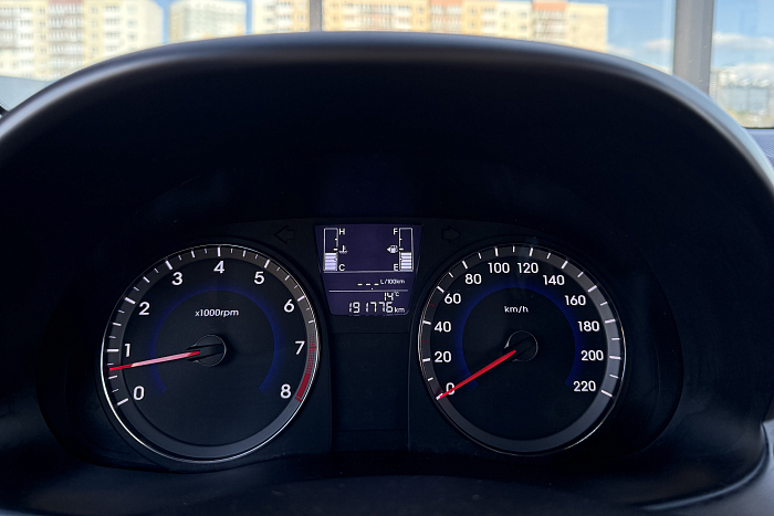 Hyundai Solaris, Бензин, 1.6, Механическая, Передний привод, Седан - 17