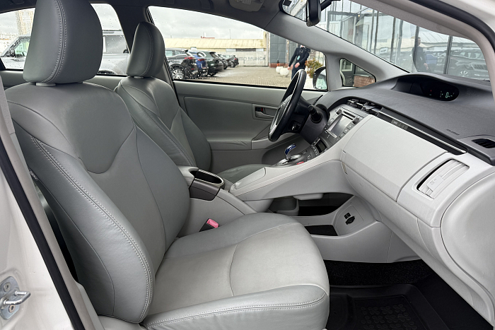 Toyota Prius, Бензин, 1.8, Вариатор, Передний привод, Хэтчбек - 10