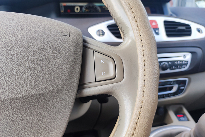 Renault Scenic, Дизель, 1.5, Механическая, Передний привод, Минивэн - 21