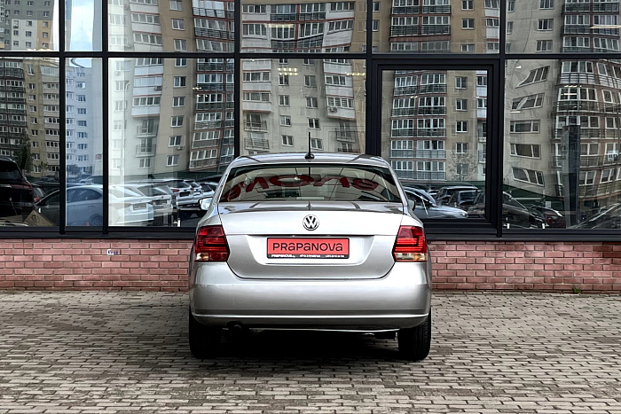 Volkswagen Polo Sedan, Бензин, 1.6, Автомат, Передний привод, Седан - 4