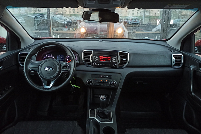 Kia  Sportage , Бензин, 1.6, Механическая, Передний привод, Внедорожник - 8