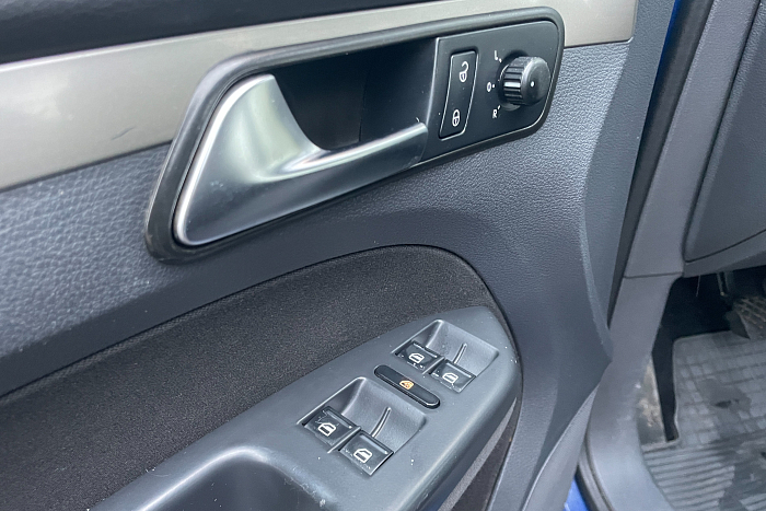 Volkswagen  Touran, Дизель, 1.9, Механическая, Передний привод, Минивэн - 19