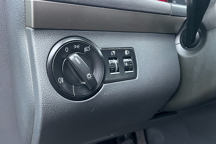 Volkswagen  Touran, Дизель, 1.9, Механическая, Передний привод, Минивэн - 18