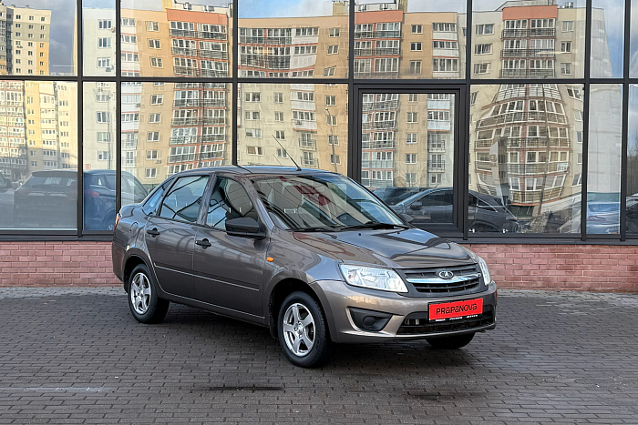 Lada  Granta , 1.6, Автомат, Передний привод, Седан - 2