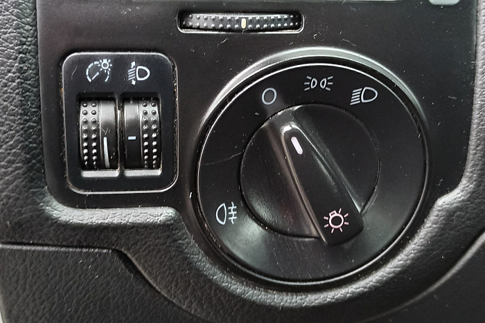 Volkswagen Bora, Бензин, 1.6, Механическая, Передний привод, Седан - 16