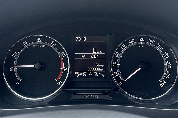 Skoda Rapid, Бензин, 1.6, Механическая, Передний привод, Лифтбэк - 14