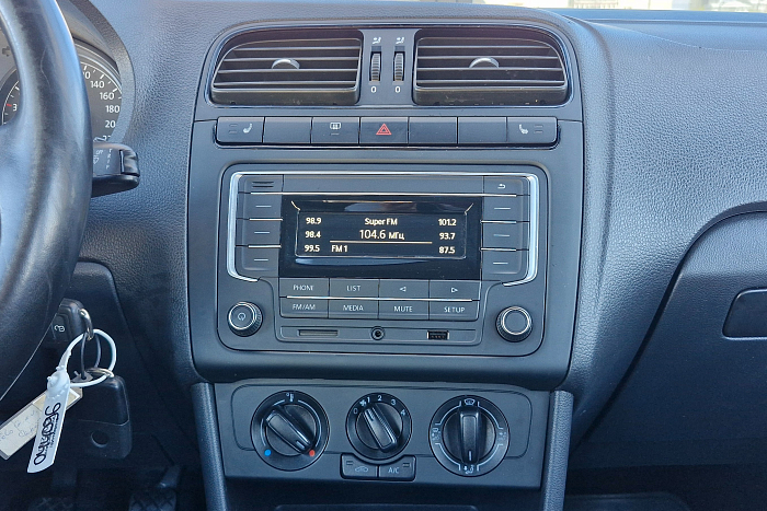 Volkswagen Polo Sedan, Бензин, 1.6, Механическая, Передний привод, Седан - 18