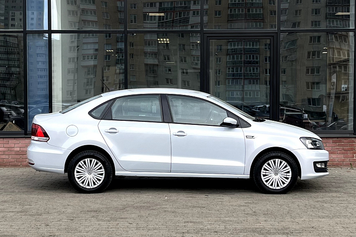 Volkswagen Polo Sedan, Бензин, 1.6, Автомат, Передний привод, Седан - 2