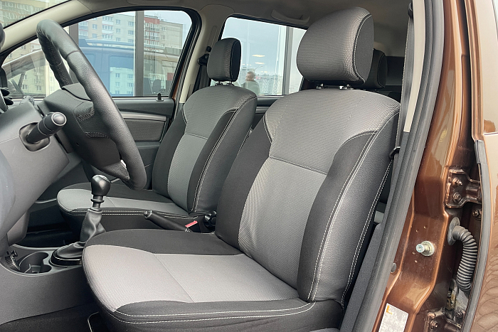 Renault Duster , Бензин, 2.0, Механическая, Полный привод, Внедорожник - 10