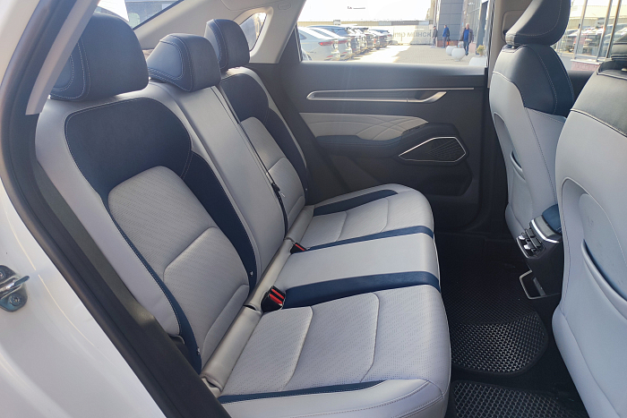 Geely Emgrand, Бензин, 1.5, Вариатор, Передний привод, Седан - 13