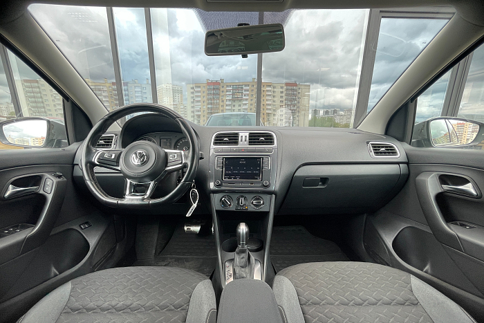 Volkswagen  Polo, Бензин, 1.6, Автомат, Передний привод, Седан - 8