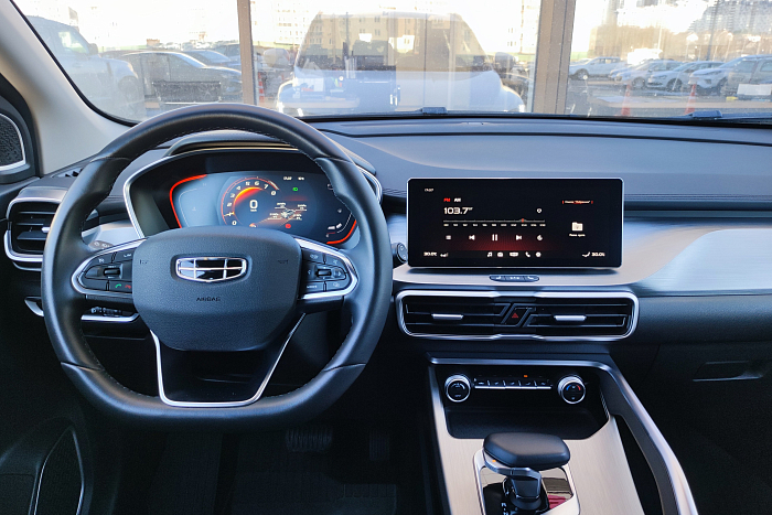Geely Coolray, Бензин, 1.5, Робот, Передний привод, Внедорожник - 9