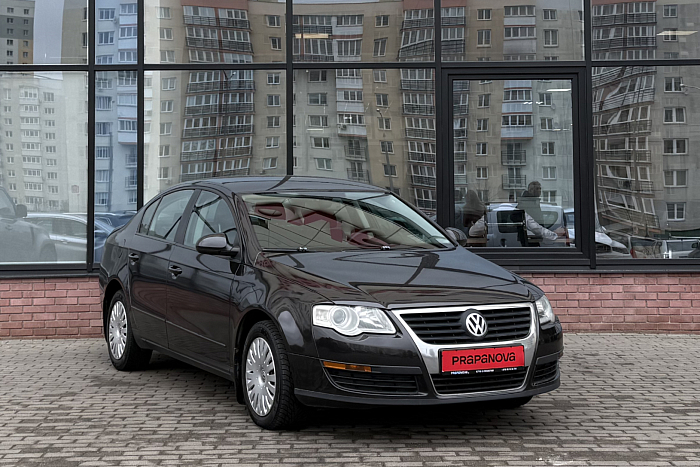 Volkswagen Passat, Бензин, 1.6, Механическая, Передний привод, Седан - 2