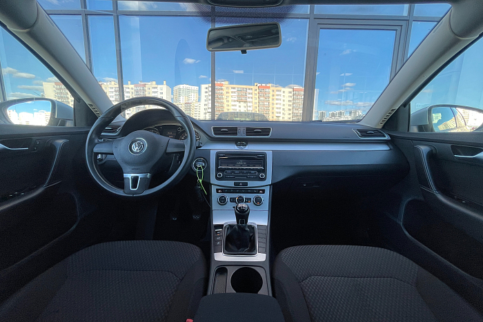 Volkswagen Passat, Бензин, 1.8, Механическая, Передний привод, Седан - 8