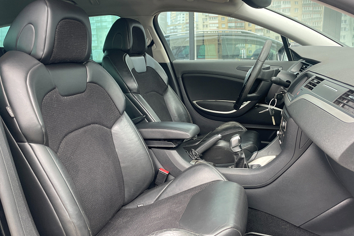 Citroen C5, Газ-бензин, 1.8, Механическая, Передний привод, Универсал - 11