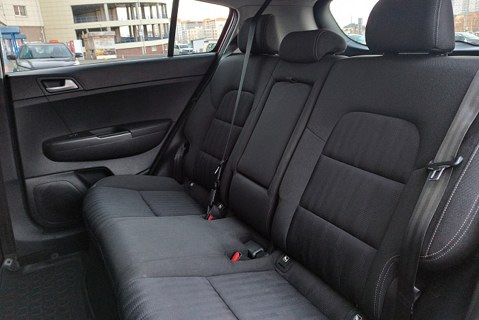 Kia  Sportage , Бензин, 1.6, Механическая, Передний привод, Внедорожник - 13