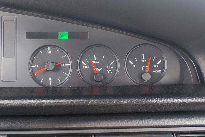 Audi A6 C4, Бензин, 2.6, Механическая, Передний привод, Седан - 15