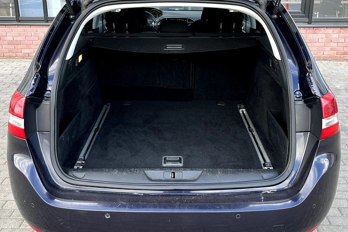 Peugeot 308, Дизель, 1.6, Механическая, Передний привод, Универсал - 24