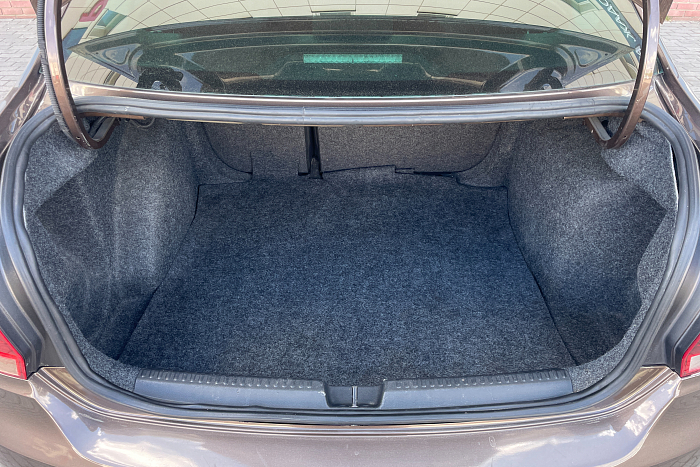 Volkswagen Polo, Бензин, 1.6, Автомат, Передний привод, Седан - 23