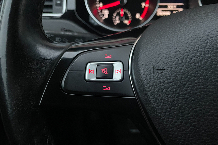 Volkswagen  Jetta, Бензин, 1.6, Автомат, Передний привод, Седан - 15