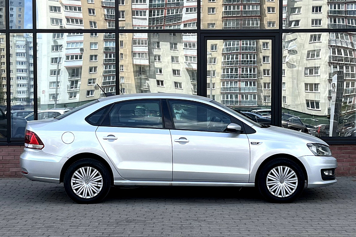 Volkswagen Polo Sedan, Бензин, 1.6, Автомат, Передний привод, Седан - 2