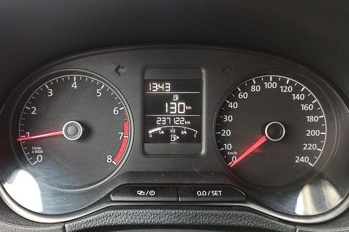 Volkswagen Polo, Бензин, 1.6, Механическая, Передний привод, Седан - 18