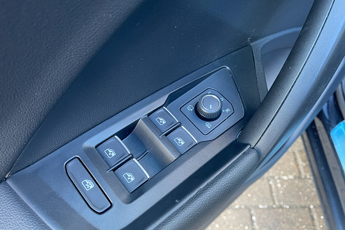 Volkswagen  Taos, Бензин, 1.4, Автомат, Передний привод, Внедорожник - 24